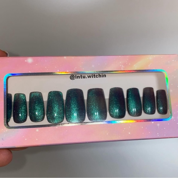 Handmade press on nails, 20 pc, blue magnetic gel - Picture 1 of 13